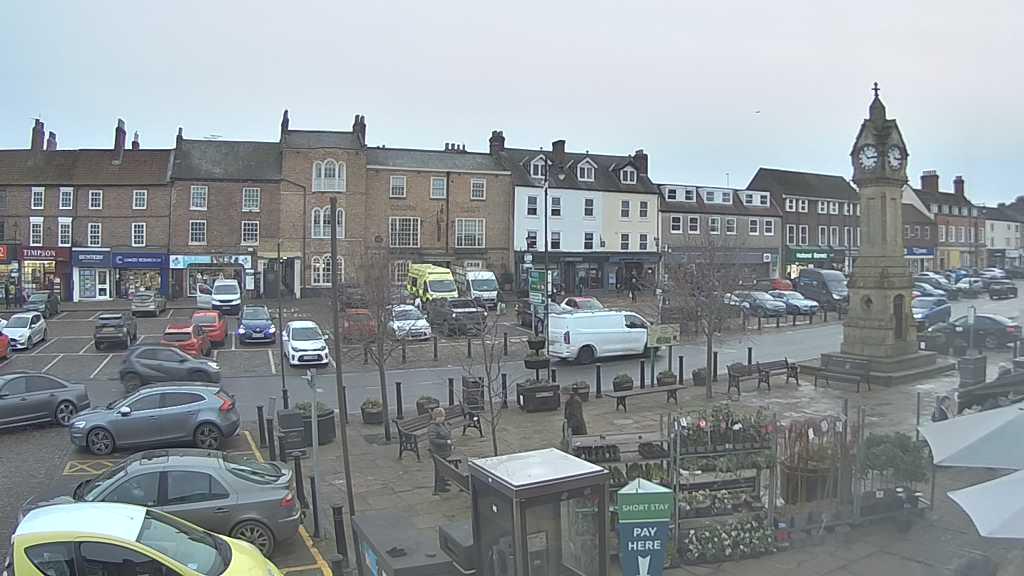 Thirsk webcam overlooking the Market Place